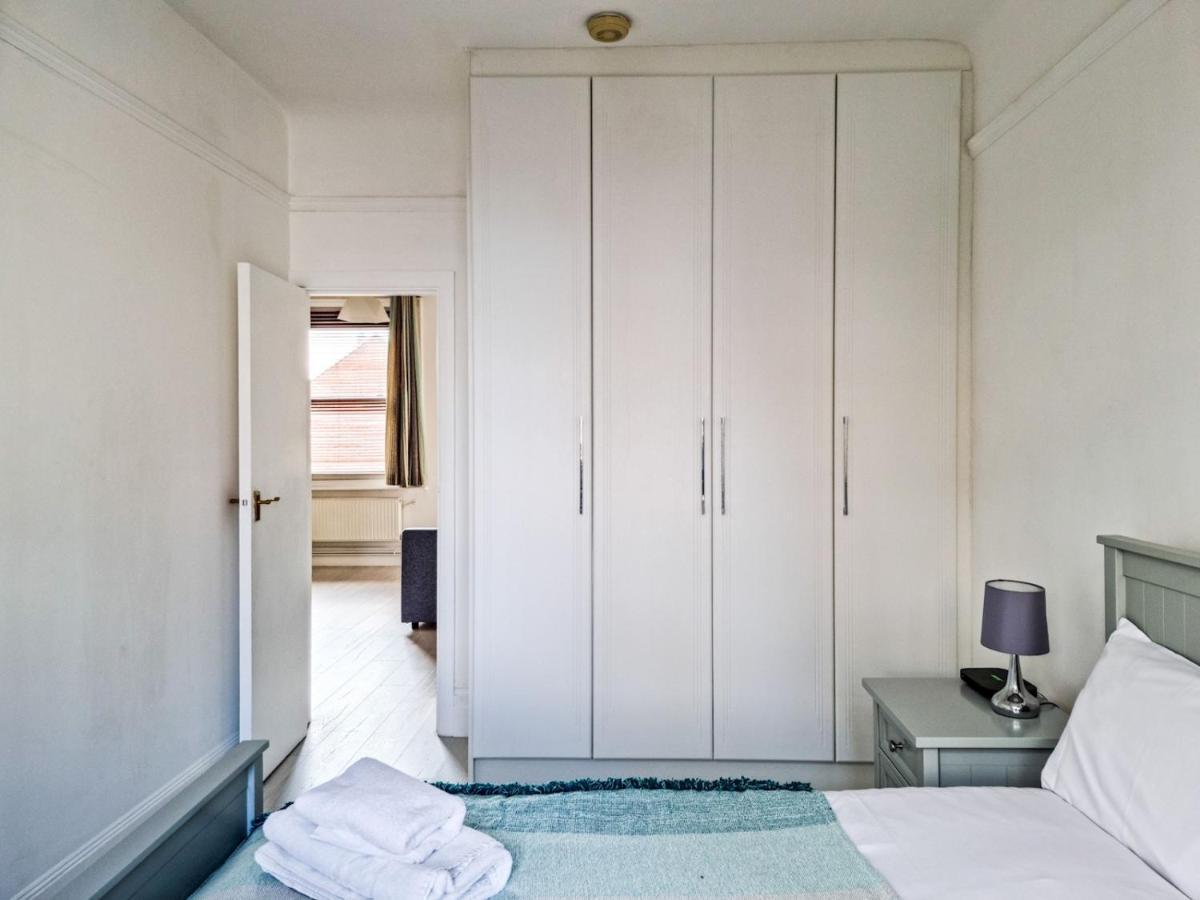 Апартаменты Pass The Keys Wimbledon Hideaway Лондон Экстерьер фото