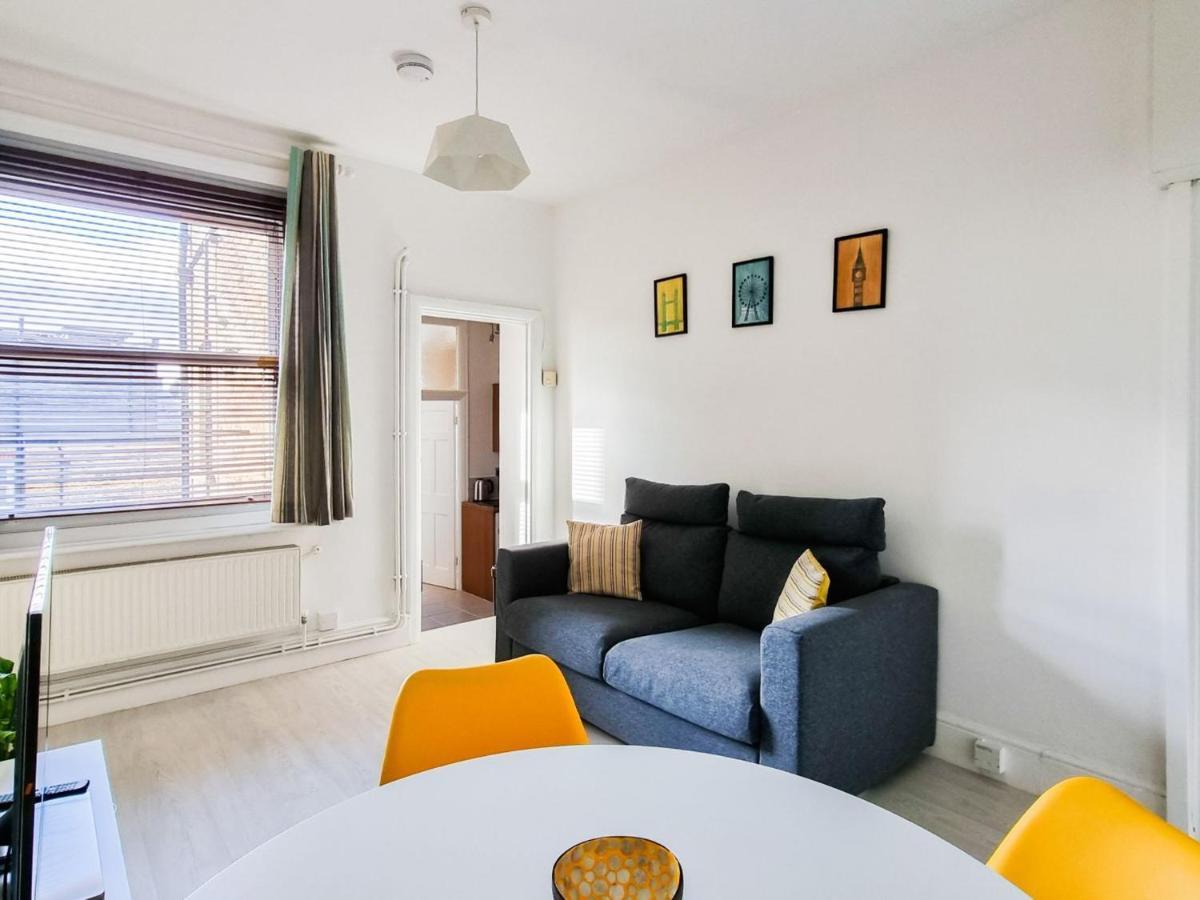 Апартаменты Pass The Keys Wimbledon Hideaway Лондон Экстерьер фото