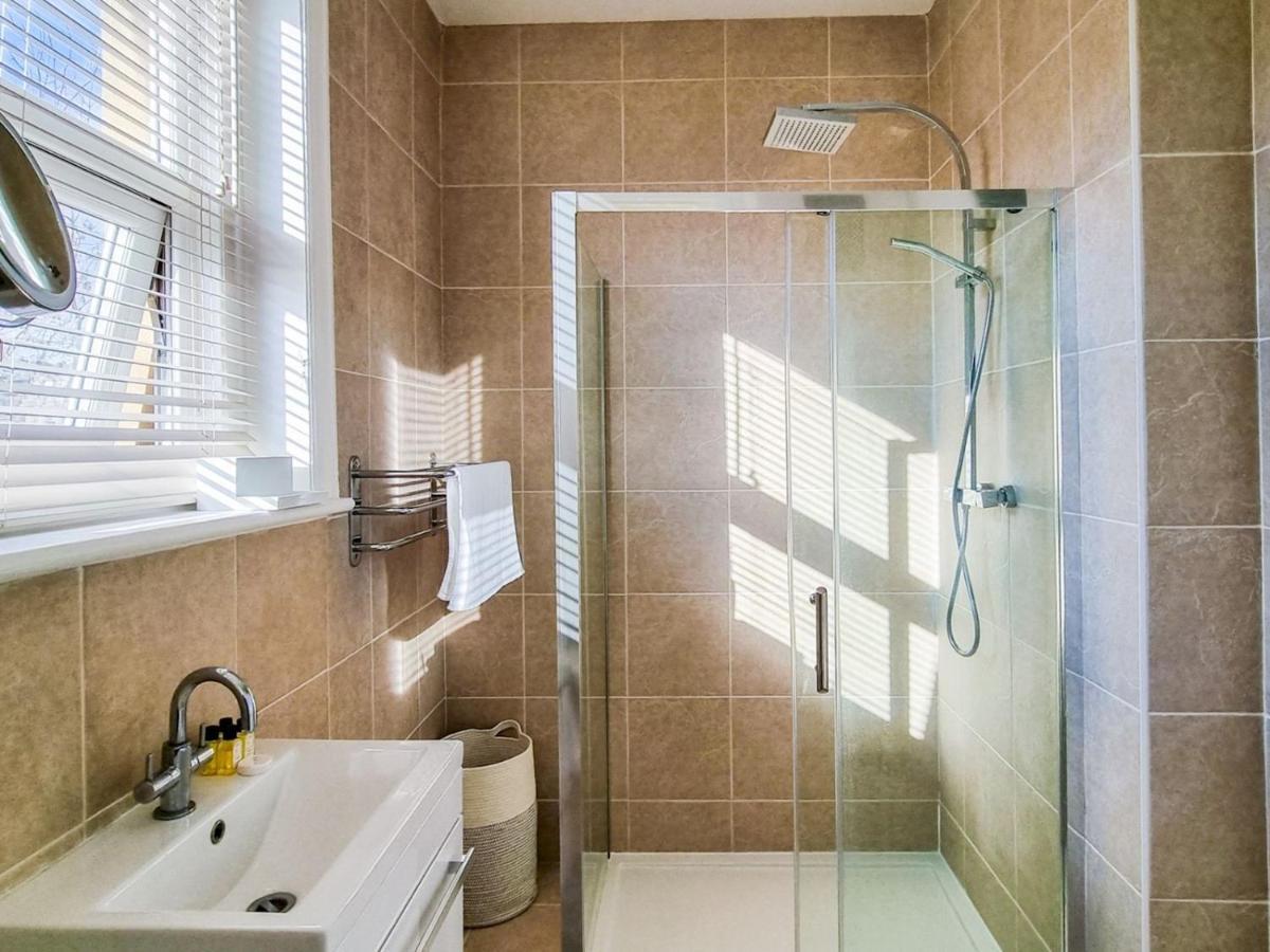 Апартаменты Pass The Keys Wimbledon Hideaway Лондон Экстерьер фото