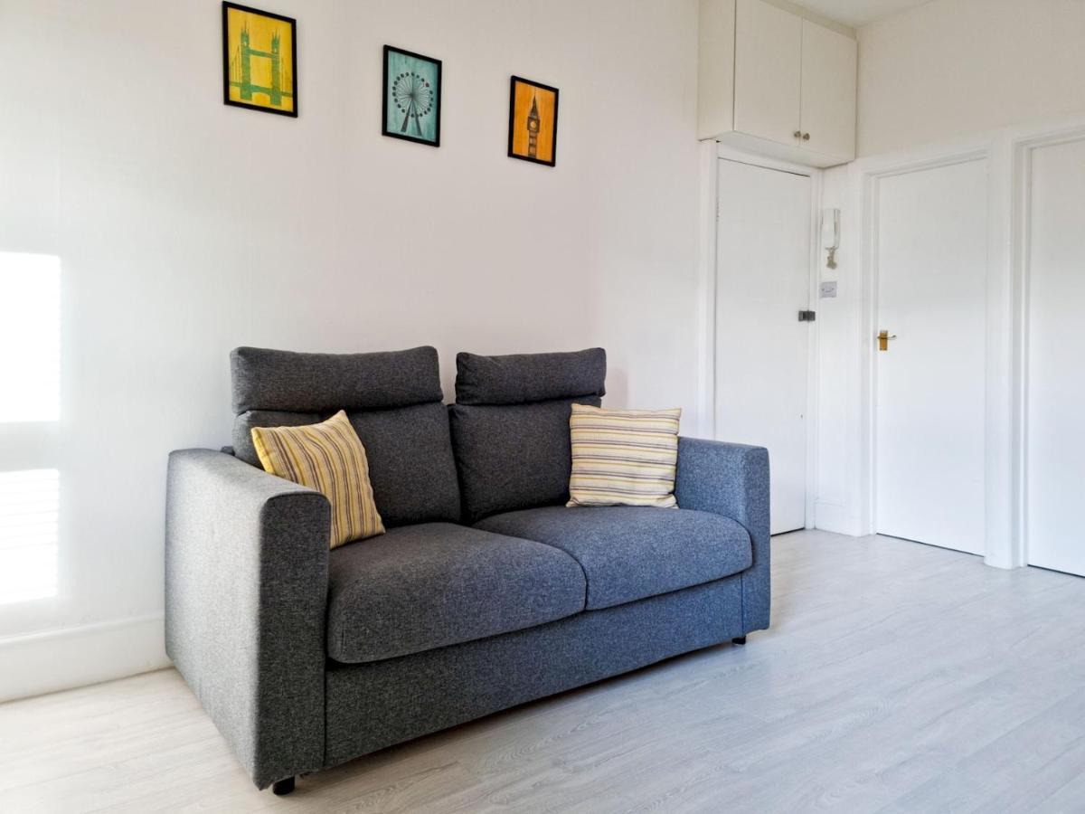 Апартаменты Pass The Keys Wimbledon Hideaway Лондон Экстерьер фото